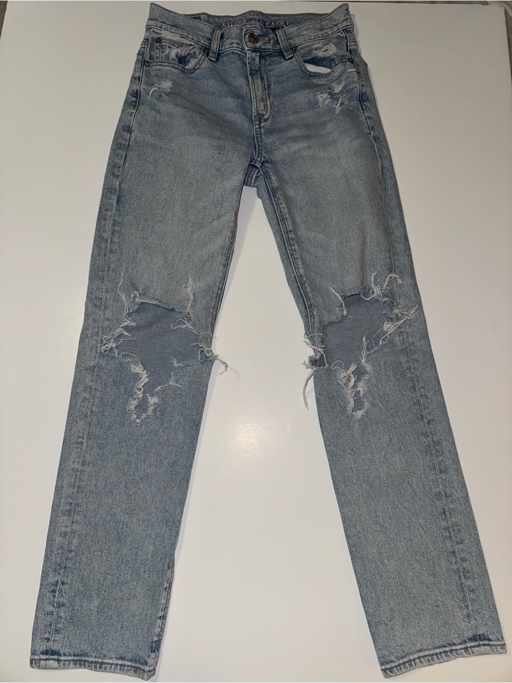 American Eagle 1977 High Rise Straight Leg Distressed Jeans 00 Regular